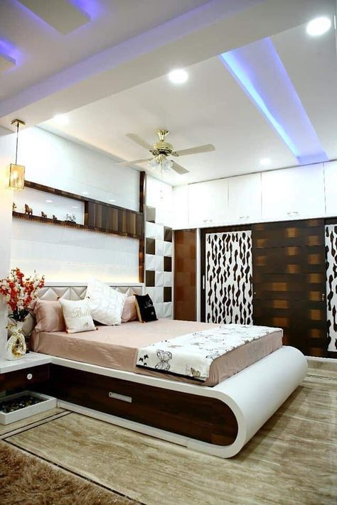 Badroom Bad Design, Bedroom Cupboards, Unique Bedroom, Flooring Design, Bedroom Trends, Ceiling Design Living Room, Modern Bedroom Interior, Bed Design Modern, Hand Pic