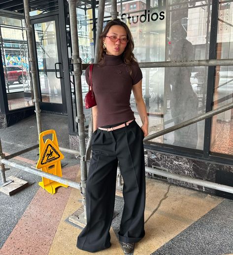 Baggy Trousers Outfit, Sixth Form Outfits, Elegant Classy Outfits, Mode Zara, Uni Outfits, Baby Fox, 가을 패션, Mode Inspiration, Style Outfits