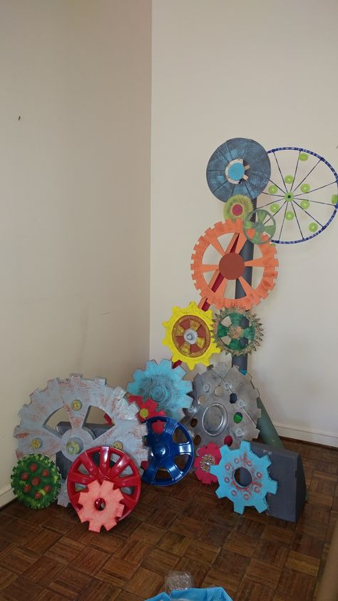 Technical Fest Decoration Ideas, Tech Fest Decoration Ideas College, Fest Decor, Sunday School Room Decor, Robot Classroom, Maker Fun Factory Vbs, Science Display, Science Experience, Maker Fun Factory