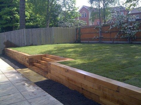 Cedar Retaining Wall, Slanted Backyard Ideas, Landscape Retaining Wall Ideas, Cheap Retaining Wall, Sleeper Retaining Wall, Wood Retaining Wall, Backyard Retaining Walls, Retaining Wall Design, Garden Retaining Wall