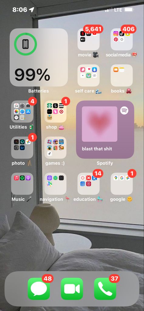 Iso Homescreen Ideas, Iso 16 Home Screen, Peoples Home Screens, Normal Iphone Home Screen, Ios Basic Home Screen, Home Screen Layout Iphone Normal Apps, Sims Challenge, Homescreen Layout, Homescreen Iphone