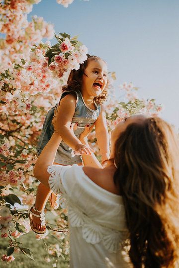 Mother Daughter Photography Toddler, Mother Daughter Photography Poses, Mom Daughter Photography, Mommy Daughter Photography, Mom Daughter Photos, Mommy Daughter Photoshoot, Mommy Daughter Pictures, Mommy Daughter Photos, Mother Daughter Pictures