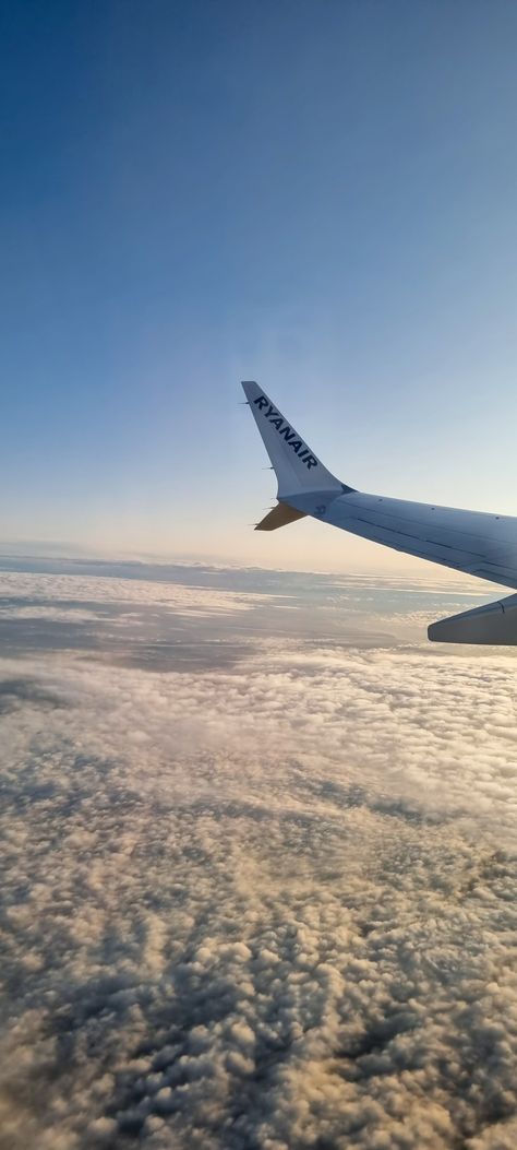 RyanAir Flight window clouds for Brad's Backpack Travel Guides Airplane Wing, July Wallpaper, Wings Wallpaper, Airplane Wallpaper, Europe Italy, The Wing, Backpack Travel, Cabin Crew, Travel Aesthetic