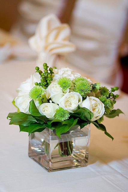 Green Chrysanthemum Centerpieces | Recent Photos The Commons Getty Collection Galleries World Map App ... more green centerpieces! Small Table Centerpiece, Green Carnation, Cheap Wedding Centerpieces, Head Table Wedding, Deco Champetre, Simple Wedding Centerpieces, Christmas Vases, Small Centerpieces, Rose Centerpieces