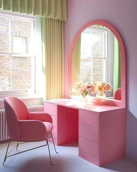 13. Dramatic & Feminine Pink Vanity Table Reka Bentuk Bilik Tidur, Millenial Pink, Eva Chen, Hiasan Bilik Tidur, Dekorasi Kamar Tidur, Office Look, Muscle Tee, Room Ideas Bedroom, Dream House Decor