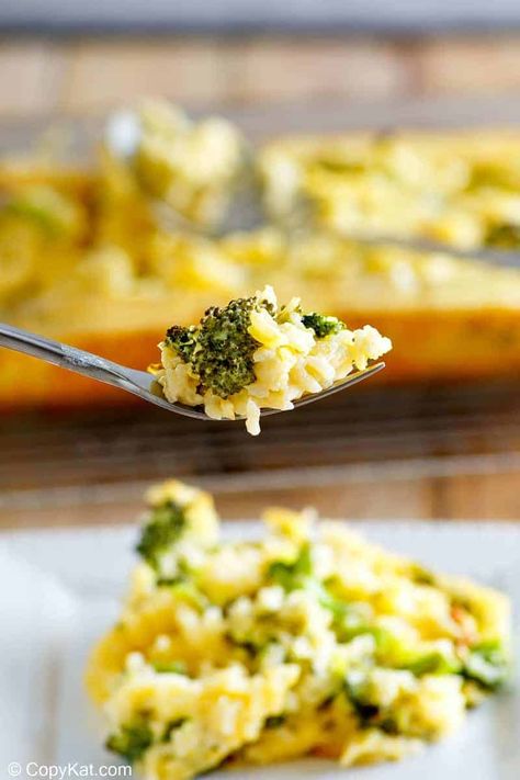 What To Eat With Broccoli, Rice Cheese Casserole, Rice And Cheese Casserole, Broccoli Cheese Rice Casserole, Easy Broccoli Casserole, Broccoli Cheese Rice, Cheesy Broccoli Rice Casserole, Cook Broccoli, Favorite Casserole Recipes