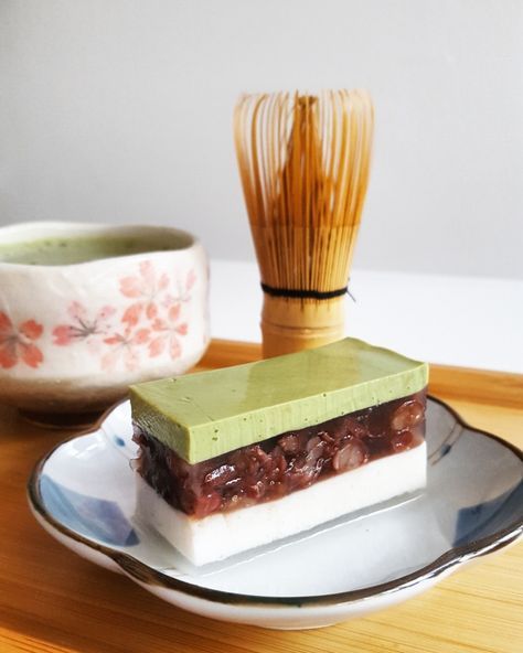 Matcha Azuki Jelly – Hungrybird.sgRecipe Japanese Jelly, Cake Reference, Red Bean Dessert, Chinese Sweets, Malay Cuisine, Japan Dessert, Asian Cafe, Matcha Recipes, Japanese Wagashi