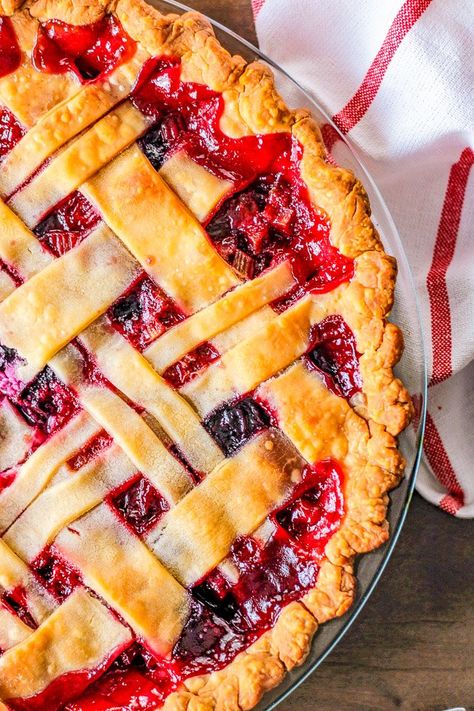 Strawberry Rhubarb Pie (with Tapioca!) — A classic, EASY, fruit pie made with rhubarb, strawberries, and blueberries! Sweet yet a bit tart, very juicy, and a PERFECT spring or summer dessert! Use a store bought pie crust to save time! Tart Cherries Recipes, Berry Pie Recipe, Store Bought Pie Crust, Cherry Pie Recipe, Vegan Easter, Strawberry Rhubarb Pie, Rhubarb Pie, Berry Pie, Cherry Recipes