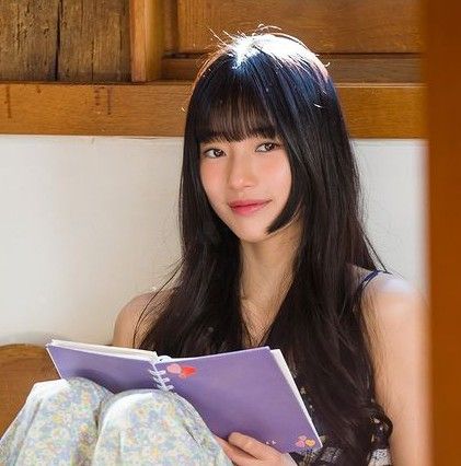 Lee Doona, Hair Inspiration Long, How To Cut Bangs, How To Style Bangs, Haircuts Straight Hair, Bae Suzy, Dream Hair, Girls Makeup, Hairstyles For School