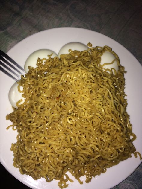 Pancit Canton Lucky Me, Pancit Canton, Fried Noodles, Lucky Me, Fav Food, Snap Food, I Want To Eat, Food Cravings, Cute Food