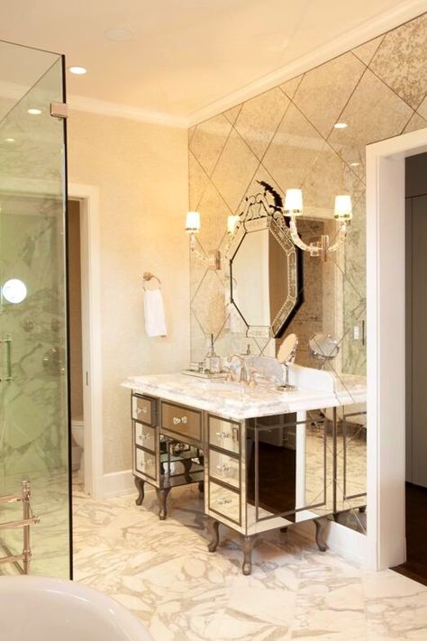 Mirrors mirrors mirrors Vintage Glam Bathroom, Glam Bathroom Decor, Glam Bathroom, Tiles Ideas, Stylish Interior Design, Mirrored Wall, Mirror Bathroom, Bathroom Tiles, Dream Bathrooms