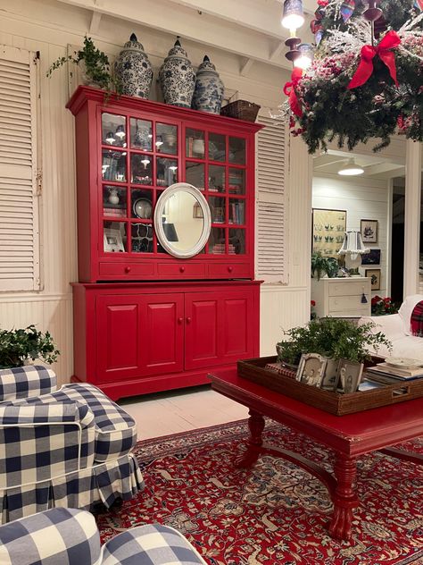 Living Room 1 at the Marmino Farm Red White And Blue Living Room, Red White And Blue Kitchen, American Cottage, Country Living Room Design, Living Room Christmas Decor, Room Christmas Decor, Front Closet, Living Room Center, Living Room Christmas