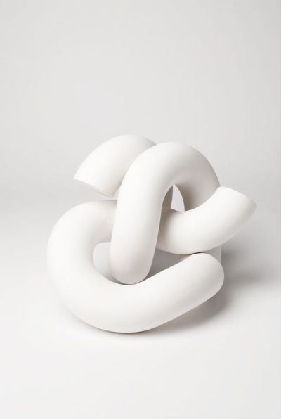 inspiration zone White Sculpture, Sculptures Céramiques, Keramik Vase, Sculpture Installation, Clay Sculpture, Abstract Sculpture, Decoration Design, Ceramic Sculpture, Art Object