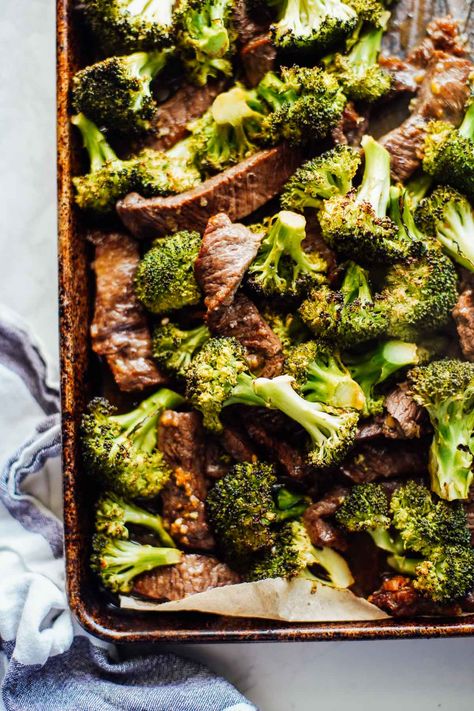 Healthy Beef And Broccoli, Beef And Broccoli Recipe, Steak And Broccoli, Easy Beef And Broccoli, Ginger Beef, Sheet Pan Suppers, Pan Recipe, Healthy Beef, Beef And Broccoli