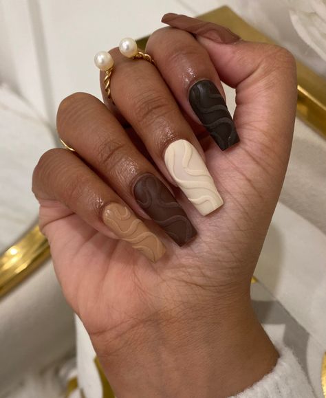 We love everything about this coffin Gel-X set! The perfect brown colours, with textured design, make this a go-to winter set! 📱Currently booking up for December. Appointments will fill quickly before the holidays, so make sure to give us a call and secure your spot! Gigi Nails, Classic Lashes, Nail Board, 40 Fashion Women, Sweater Nails, Nail Services, Womens Fashion Casual Winter, Black Nail Designs, Winter Set