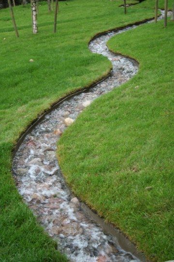 Like the idea of a small stream running through the garden? This one is great as it's not too deep so it's safe for children. Natural Turtle Pond, Drainage Ideas, Backyard Stream, Garden Stream, Backyard Drainage, Kolam Koi, Yard Drainage, Container Water Gardens, Taman Air