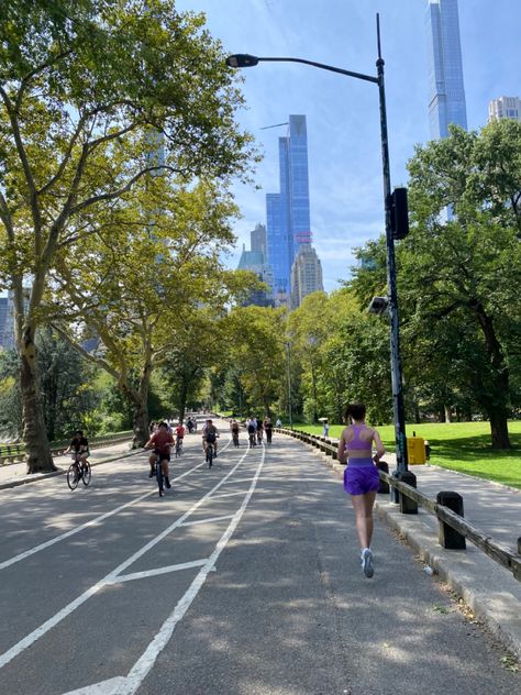 #running #nyc #outfits #centralpark Running In Central Park, Central Park Running, Running Central Park, Running In New York, Runners Aesthetic, Running Nyc, Nyc Running, Central Park Aesthetic, Rebecca Serle