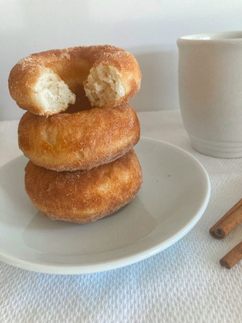 Baked to perfection and dipped in cinnamon sugar, these easy sourdough donuts are sure to satisfy your sweet tooth. Sourdough Donut, Sourdough Donut Recipe, Pumpkin Donuts Recipe, Cinnamon Donuts, Easy Sourdough, Bread Starter, Donut Recipe, Cinnamon Sugar Donuts, Sour Dough