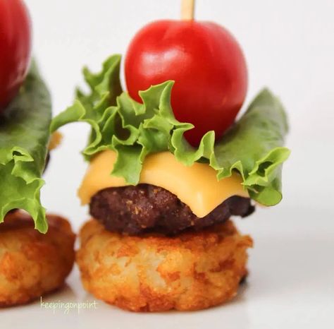 Mini Cheeseburger Bites – Weight Watchers Cheeseburger Bites, Ww Appetizers, Weight Watchers Appetizers, Keeping On Point, Super Bowl Appetizers, Christmas Catering, Mini Cheeseburger, Mini Meals, Ww Food