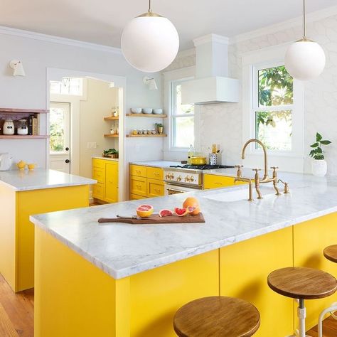 Small Kitchen Design on Instagram: “Yellow 😍” Colorful Apartment Decor, Yellow Kitchen Designs, Yellow Kitchen Decor, Colorful Apartment, Kabinet Dapur, Color Decoration, Bright Kitchens, Yellow Kitchen, Kitchen Color