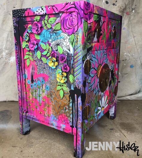 Refurbished Dresser Ideas, Refurbished Dresser, Graffiti Furniture, Dresser Ideas, Colorful Room Decor, Revamp Furniture, Funky Painted Furniture Diy, Cute Furniture, Painted Furniture Diy