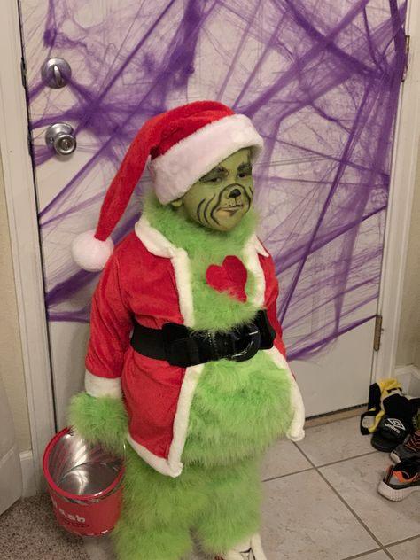 Toddler Grinch Costume, Diy Grinch Costume, Grinch Dressup Ideas, Grinch Costume, Kids Grinch Costume, Max Costume, Grinch Halloween, Grinch Costumes, Grinch Heart