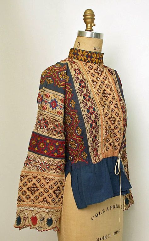 FolkCostume&Embroidery: June 2014 Russian Embroidery, Russian Clothing, Ethno Style, Mode Kimono, Folk Clothing, Folk Dresses, Folk Embroidery, Retro Mode, Russian Fashion