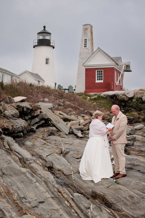 Couple shares their vows at beautiful Pemaquid Point Lighthouse before enjoying a wedding picnic with friends. Click to see more! Lighthouse Elopement, Maine Elopement, Picnic With Friends, Wedding Picnic, Lighthouse Wedding, Picnic Wedding, Elopement Inspiration, Newfoundland, Lighthouse