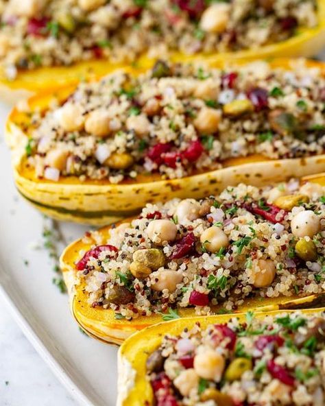 Squash Sides, Stuffed Delicata Squash Recipe, Recipe With Quinoa, Cranberry Dressing, Stuffed Delicata Squash, Simple Veganista, Christmas Menus, Squash Quinoa, Delicata Squash Recipe