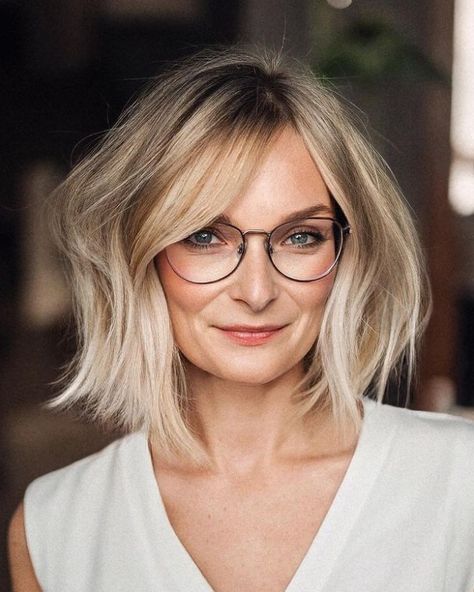 Over 40 Side-Swept Bangs with Glasses Style Side Bangs, Choppy Side Bangs, Bangs With Glasses, Chic Bob Haircut, Haircut Ideas With Bangs, Wispy Side Bangs, Layered Side Bangs, Short Side Bangs, Bangs And Glasses