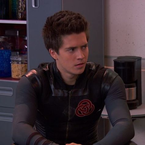 Lab Rats Chase, Lab Rats Disney, Chase Davenport, Chad Micheals, Billy Unger, Leo Howard, Mark Sloan, Sam And Cat, Billy Boy