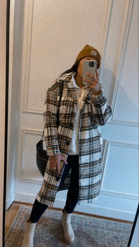 Heavy Flannel Jacket Outfit, Long Shacket Jacket Outfit, How To Style Long Shacket, Shaket Outfits For Women Plus Size, How To Style A Long Plaid Shacket, Long Shaket Outfits For Women, Long Flannel Shacket Outfit, Long Shacket Outfit Women Winter, Long Plaid Shacket Outfit Women