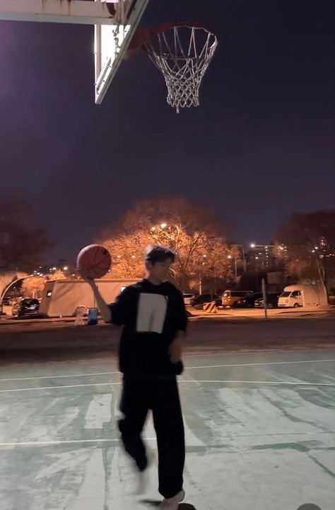 Heeseung Boyfriend Material, Boyfriend Pranks Pictures, Boyfriend Wallpaper, Basketball Wallpaper, Ideal Boyfriend, Boyfriend Photos, Lee Heeseung, Mirror Pic, The Boy Is Mine