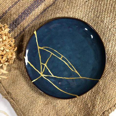 Art Inspiration Tattoo, Kintsugi Art Inspiration, Plate Tattoo, Kintsugi Tattoo, Kintsugi Bowl, Ceramics Japanese, Japanese Life, Kintsugi Art, Inspiration Tattoo