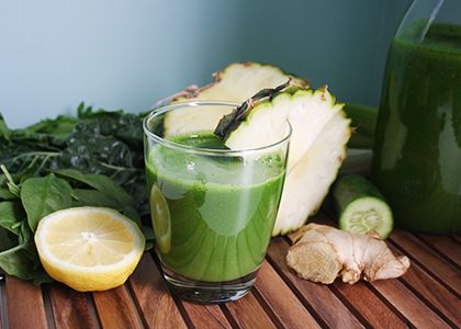 If you're feeling a nagging headache coming on, whip up this green juice to help relieve the pain. Frozen Fruit Recipes, Joe Cross, Juice Smoothies Recipes, Juicy Juice, Green Juice Recipes, Summer Smoothies, Best Smoothie Recipes, Juicing For Health, Juice Recipe