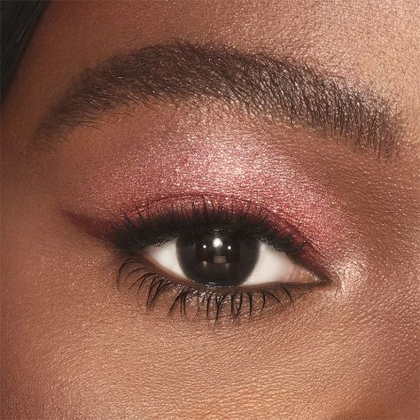 Reddish Eyeshadow Looks, Charlotte Tilbury Pillow Talk Eyeshadow, Charlotte Tilbury Walk Of No Shame Lipstick, Charlotte Tilbury Rose Gold Eyeshadow, Charlotte Tilbury Eyeshadow, Red Eye Makeup, Makeup Icons, Rose Gold Sparkle, Red Carpet Beauty