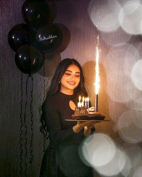 Birthday Photoshoot Ideas, Birthday Party Photography, 21st Birthday Photoshoot, Cute Birthday Pictures, Birthday Post Instagram, Birthday Photography, Party Photography, Birthday Pictures, Girls Dp