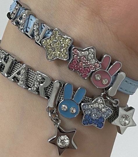 Xoxo Jewelry, Dope Jewelry Accessories, Jewelry Accessories Ideas, Dope Jewelry, Girly Accessories, Stacked Jewelry, Jewelry Lookbook, Girly Jewelry, Pandora Bracelet