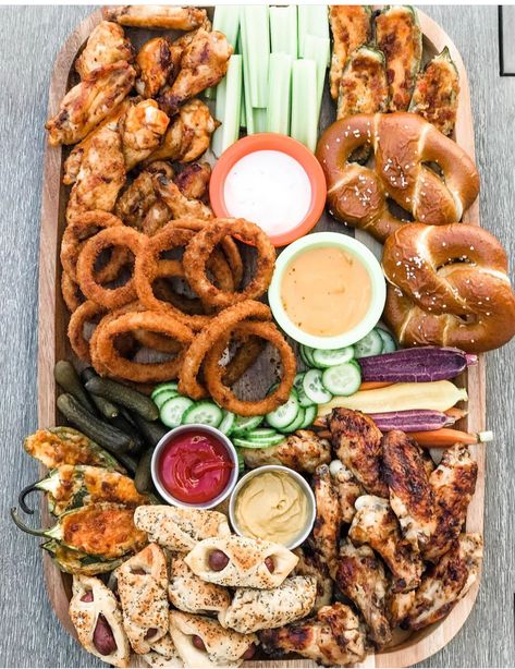 Wing and pretzel board Pretzel Board, Football Is Back, Fall Party Food, Halloween Charcuterie, Friendsgiving Dinner, Charcuterie Inspiration, Snack Board, Party Food Platters, Charcuterie And Cheese Board