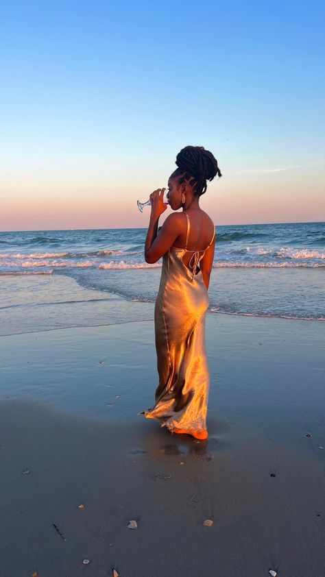 Beach Pictures Poses Wearing Dress, Lake Photoshoot Black Women, Photoshoots On The Beach, Golden Hour Photoshoot Black Women, Beach Photo Ideas Black Women, Beach Themed Photo Shoot, Sunset Beach Pictures Black Women, Birthday Photoshoot Ideas At The Beach, Birthday At The Beach Aesthetic