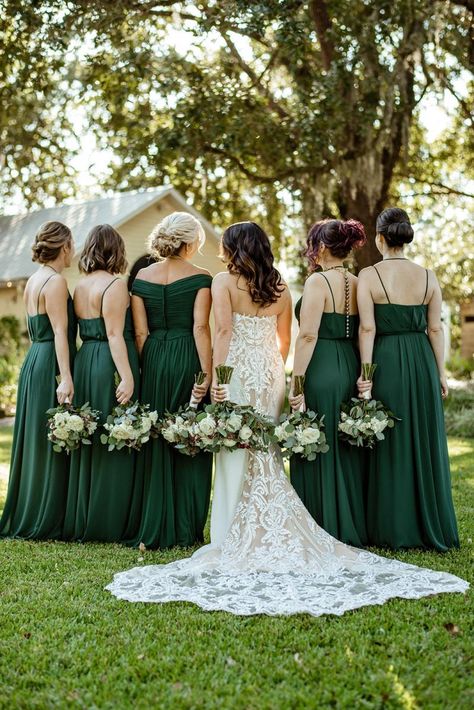 Emerald Green Bridesmaid Flowers, Emerald Green Brides Maid Dresses, Emerald And Gold Bridesmaid Dresses, Emerald Green Backyard Wedding, Emerald Wedding Scheme, Emerald Bridesmaids Dresses, Gold And Green Bridesmaid Dresses, Wedding Green Gold White, Emerald Beach Wedding