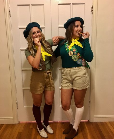 Girl Scouts Halloween Girl Scout Costume, Teenage Halloween Costumes, Brownie Girl Scout, Carnaval Costume, Hallowen Ideas, Girl Scout Leader, Scout Leader, Halloween Costumes Friends, Costume Diy