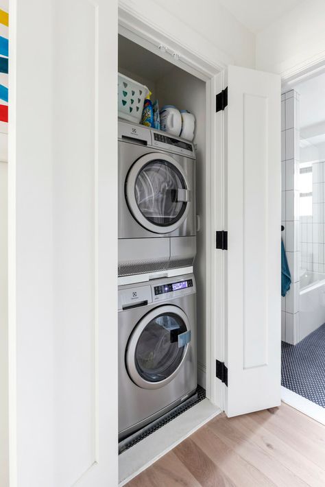 Scandinavian Laundry, Laundry Room Interior, Scandinavian Laundry Room, Washer Dryer Laundry Room, Small Laundry Closet, Apartment Laundry, Stackable Laundry, Small Laundry Room Ideas, Stacked Laundry Room