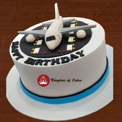 Aviation Birthday Cake, Aviation Birthday Theme, Pilot Theme Cake, Airplane Cupcakes, Airplane Cake, Aviation Theme, Special Birthday Cakes, Airplane Theme, Themed Birthday Cakes