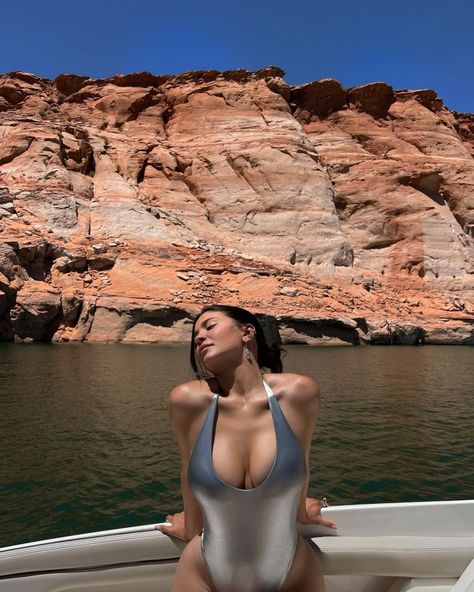 Kylie Jenner Fotos, Kily Jenner, Kylie Baby, Kylie Jenner Instagram, Kyle Jenner, Kylie J, Plunge Swimsuit, Kylie Jenner Outfits, Kylie Kristen Jenner