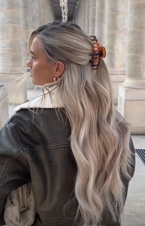 Hairstyles For Long Hair Extensions, Balayage On Straight Hair, Cool Toned Blonde Hair, Beachy Balayage, Ash Blonde Hair Balayage, Champagne Blonde Hair, Perfect Blonde Hair, Fall Blonde Hair, Balayage Blond