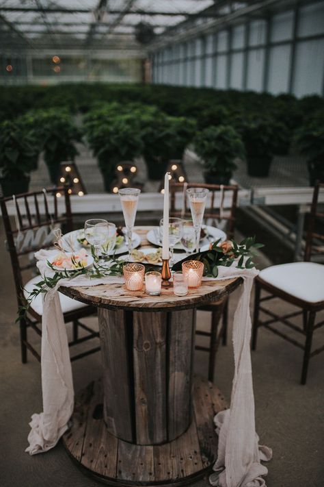 Rustic Wedding Table Runners, Rustic Wedding Decorations, Bridal Shower Centerpieces, Rustic Wedding Table, Outdoor Wedding Reception, Table Runners Wedding, Shower Centerpieces, Sweetheart Table, Wedding Table Centerpieces