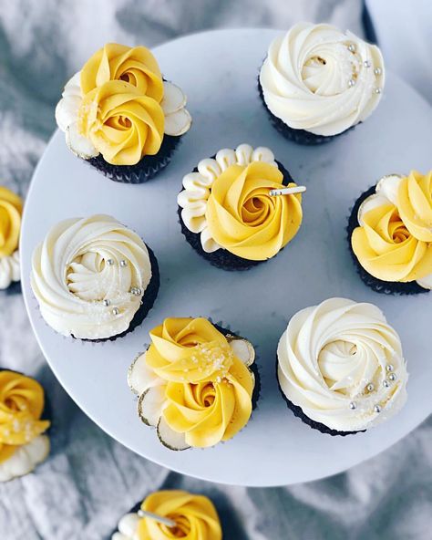 Sun Cupcakes Ideas, Here Comes The Sun Cupcakes, Here Comes The Son Cupcakes, 1 Year Around The Sun, Sun Cupcakes, Bridal Shower Lemon, Sunshine Cupcakes, Sunshine Theme, Yellow Cupcakes