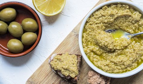 Green Tapenade with Anchovies and Capers - La Cuisine de Géraldine Olive Tapenade Recipe, Tapenade Olive, Tapenade Recipe, Capers Recipe, Lemon Soup, Sweet Dips, Olive Tapenade, Tapenade, Cheese Platters