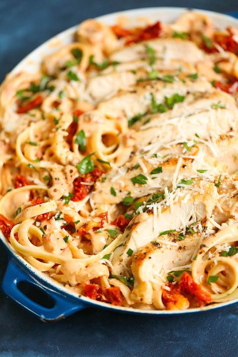 Sun-Dried Tomato Fettuccine Alfredo - Damn Delicious Sun Dried Tomato Alfredo, Tomato Alfredo Sauce, Food Casseroles, Food Noodles, Fuel Food, Chicken With Italian Seasoning, Pasta Recipes Alfredo, Fettuccine Pasta, Alfredo Sauce Recipe